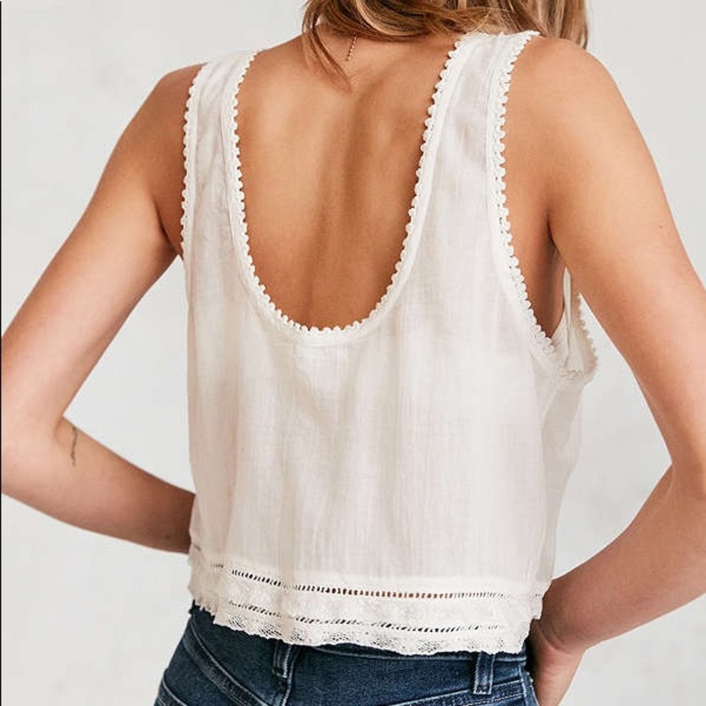 NWT UO Boho Semi Sheer Lace Eyelet Button Crop Top - Picture 3 of 6